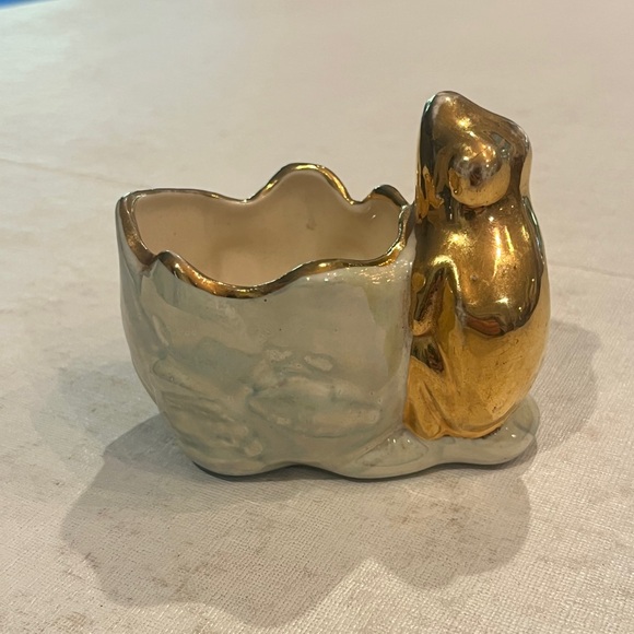 Sold Vintage Gold Frog with lusterware small Planter/ jewelry dish. GUC! - Picture 3 of 8